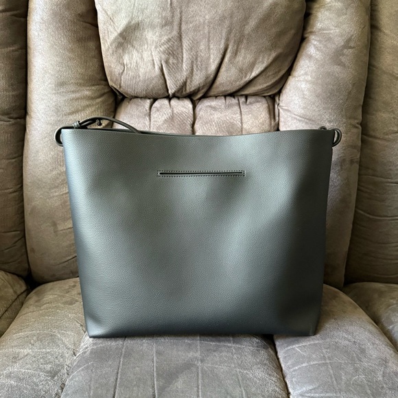 EUC Mina Baie Vegan Harlow Midi in Black/Black 🖤 - Picture 4 of 14